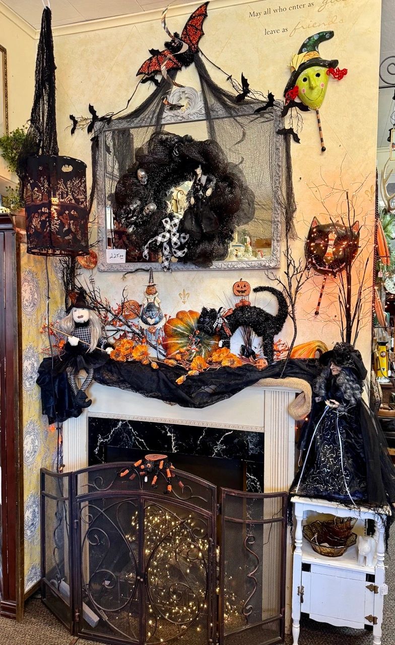 🎃 Halloween Charm on the Mantel at Pollyanna’s Antiques 🕸️