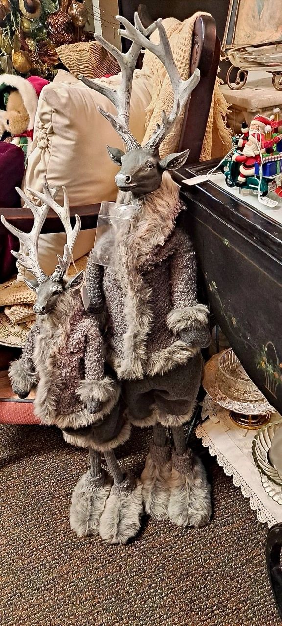 Happy New Year from Pollyanna’s Antiques! 🎉